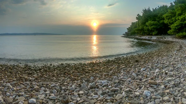 Landscape View Colorful Sunset Pebble Beach Green Trees Background Island — Stock Photo, Image