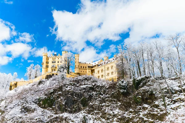 Visa på Hohenschwangau slott i vårens tid — Stockfoto
