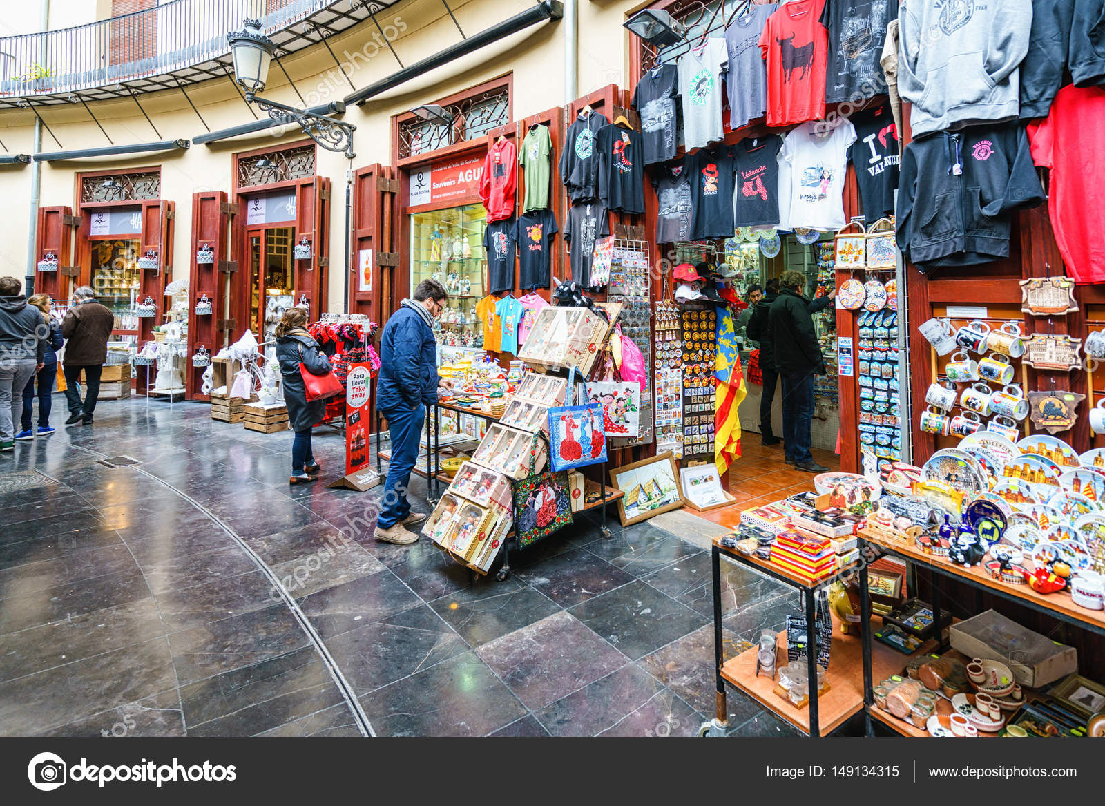 Valencia Spain March 10 Shopping In The Plaza Redonda Histo