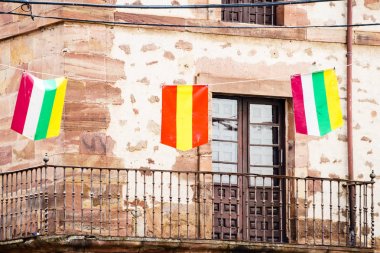 Yazlık ev ile eski şehir Meydanı