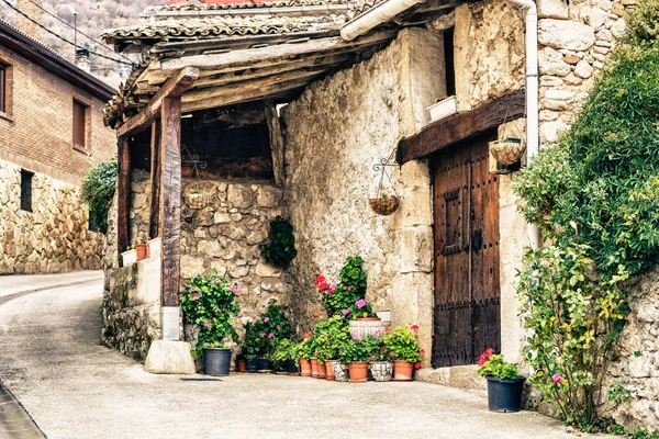 Shot of stone building and street — Stock Photo, Image