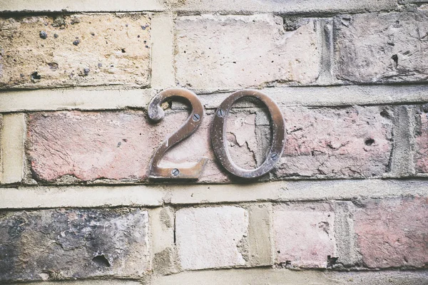 El número veinte en la pared —  Fotos de Stock