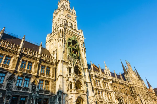 Berömda antika Marienplatz i München, Tyskland — Stockfoto