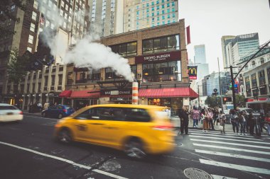 Büyük Şehirde Kalabalık Sokak