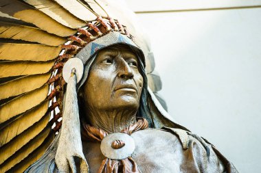 Gerçekçi metal Hint heykeli