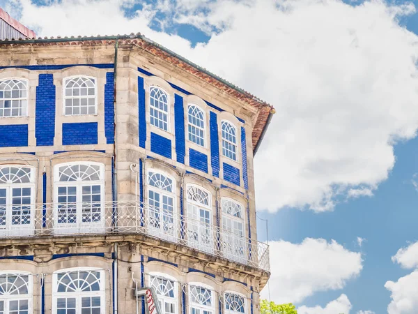 Guimaraes, Portekiz - 12 Haziran 2019: Guimaraes, Portekiz 'deki tarihi merkez — Stok fotoğraf