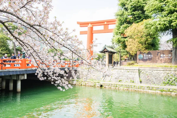 KYOTO, GIAPPONE - 02 APRILE 2018: Nijo dori. Kyoto è anche conosciuta come la Città dei Diecimila Santuari . — Foto Stock