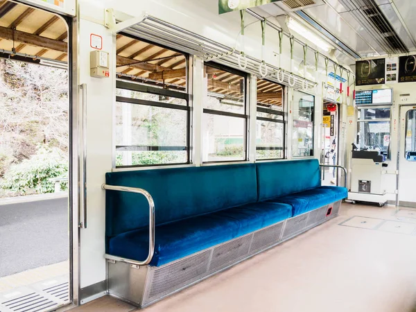 KYOTO, JAPÓN - 01 DE ABRIL DE 2018: tren local en Kibune Station —  Fotos de Stock