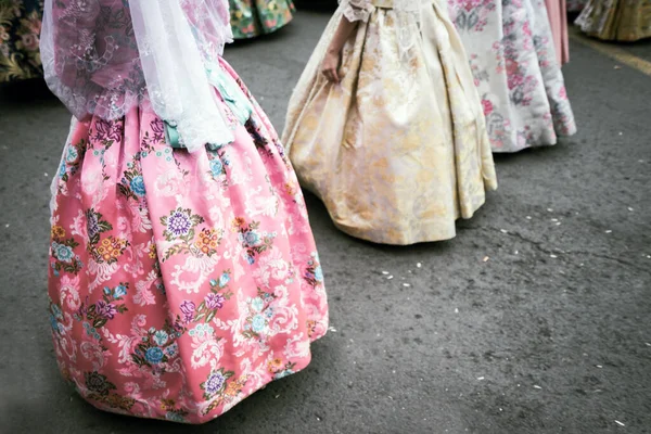 Valencia Spain March Several Unidentified Women Walk Offering Fallas One — Stock Photo, Image