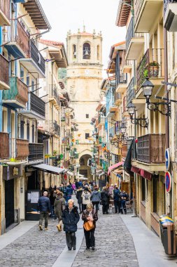 GETARIA, İSPAN - 12 Kasım 2017: Getaria Kasabası. İspanya 'nın kuzeyinde, Gipuzkoa iline bağlı bir kıyı kentidir.. 