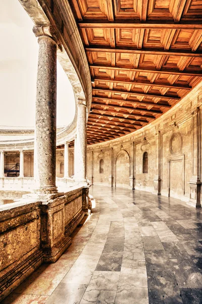 Granada Hiszpania Serca 2016 Kolumny Dziedzińca Pałacu Karola — Zdjęcie stockowe