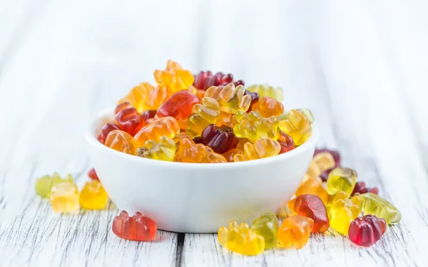 Чаша с конфетками Gummy (избирательный фокус ) — стоковое фото