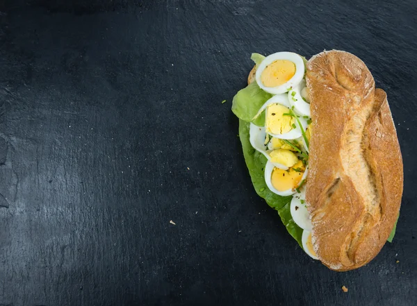 Sanduíche com ovos cozidos — Fotografia de Stock