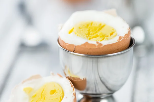Gekochtes Ei mit Schale — Stockfoto