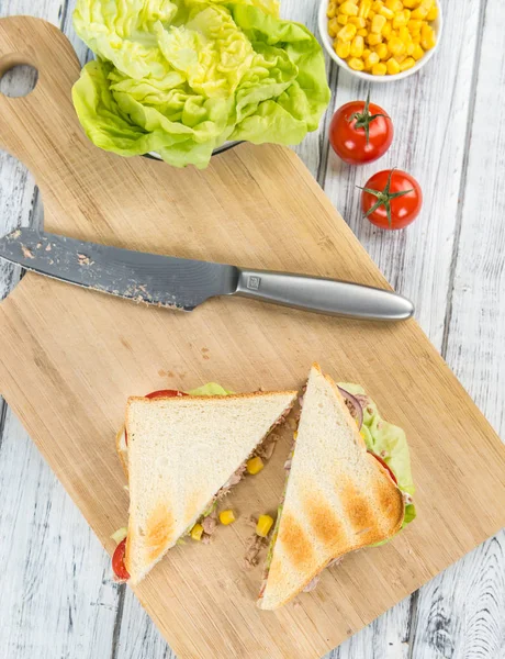 Domácí tuňákový sendvič — Stock fotografie