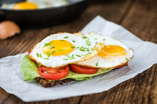 Fried Eggs on a Sandwich — Stock Photo, Image