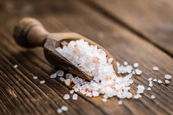 Himalaya Salt på träbord — Stockfoto