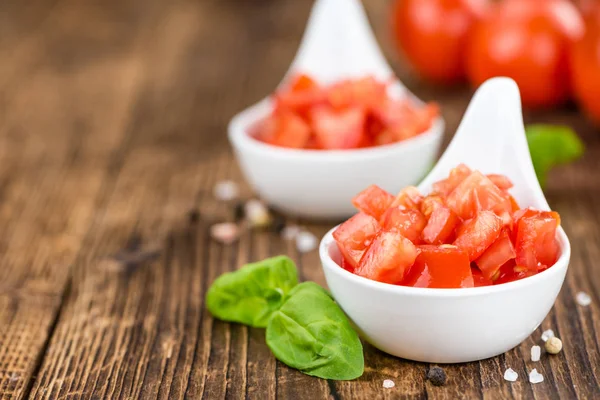 Zelfgemaakte in blokjes gesneden tomaten — Stockfoto