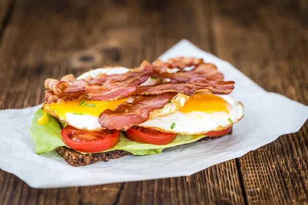 Vers gemaakt Bacon en ei Sandwich — Stockfoto