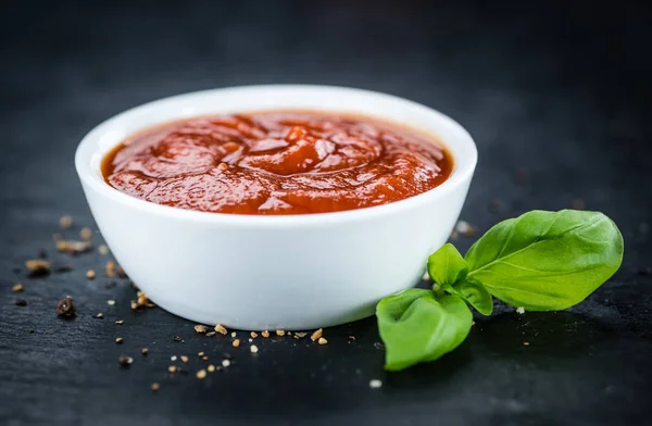 Frisch gemachtes Ketchup — Stockfoto