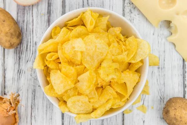 Chips mit Käse und Zwiebeln — Stockfoto