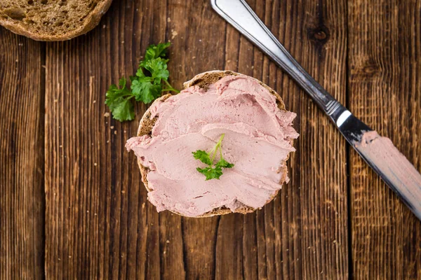 Mesa con Rollo con Liverwurst —  Fotos de Stock