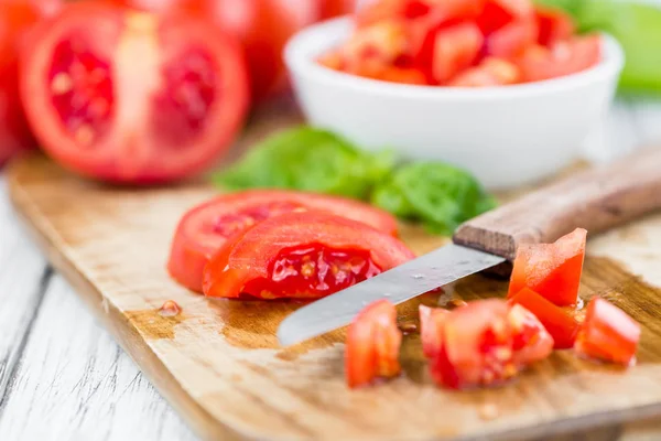 ヴィンテージ背景にさいの目に切ったトマト — ストック写真
