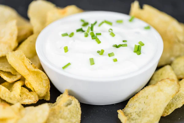 Chips com sabor a creme azedo — Fotografia de Stock