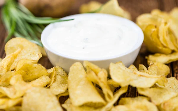 Batatas fritas de fabrico fresco — Fotografia de Stock