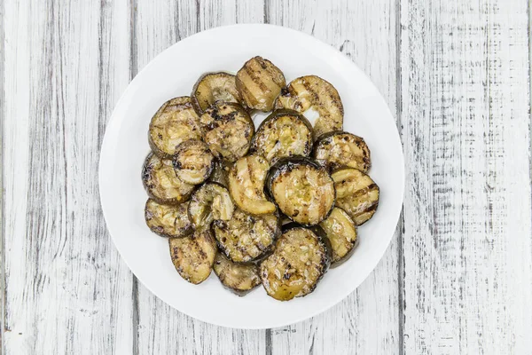 Zucchini grigliati in lastra bianca — Foto Stock