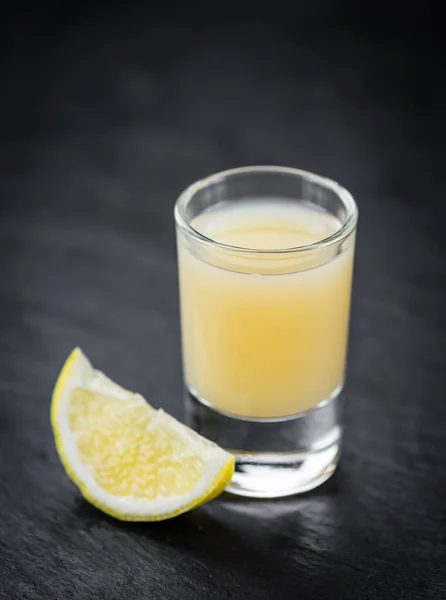 Склянка лимонного соку — стокове фото