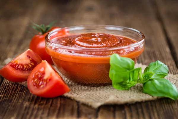Домашний томатный кетчуп — стоковое фото