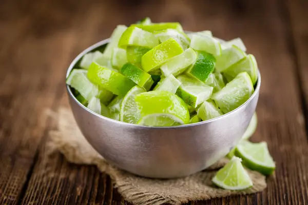 Limas frescas en rodajas — Foto de Stock