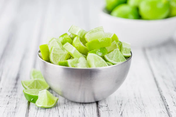 Porción de rodajas frescas de cal — Foto de Stock