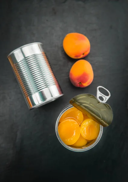 Portion frisch eingelegte Aprikosen — Stockfoto