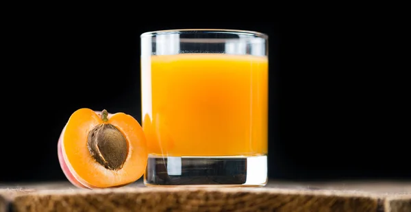 Домашний абрикосовый сок — стоковое фото