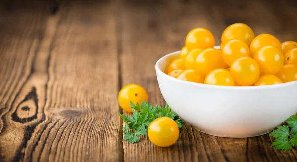 Reife gelbe Tomaten — Stockfoto