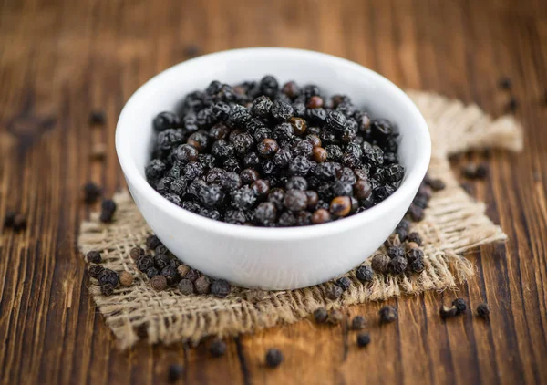 Aromatic black peppercorns — Stock Photo, Image