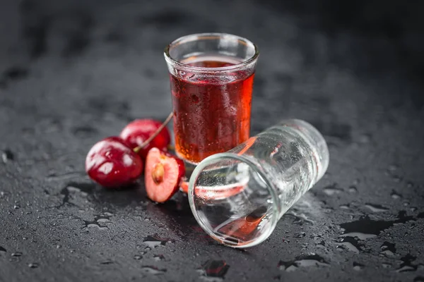 Some Cherry Liqueur — Stock Photo, Image