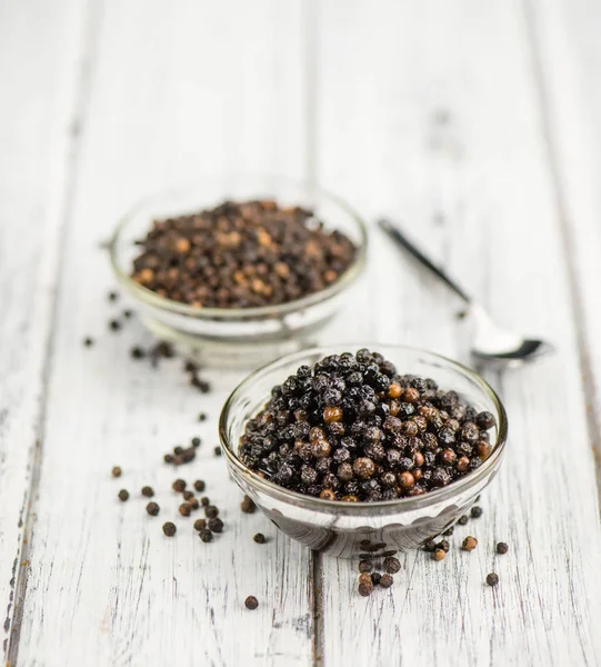 Eingelegte schwarze Pfefferkörner — Stockfoto