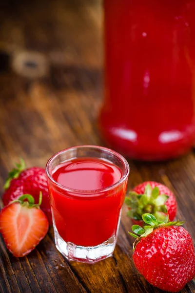 Fresh made Strawberry liqueur — Stock Photo, Image
