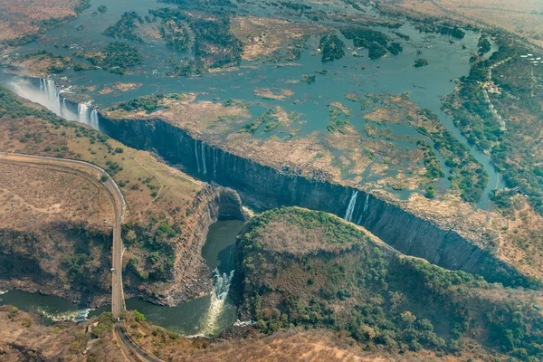 Victoria Falls v suchu poblíž Livingstone — Stock fotografie