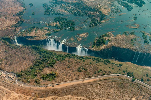 Victoria Falls v suchu poblíž Livingstone — Stock fotografie