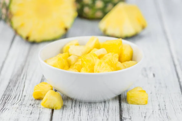 Rauw gesneden ananas — Stockfoto