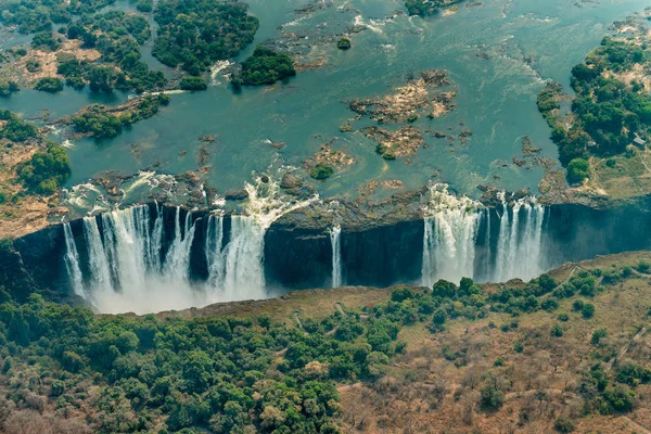 Victoria Falls w Zimbabwe o suszy, aerial strzał — Zdjęcie stockowe