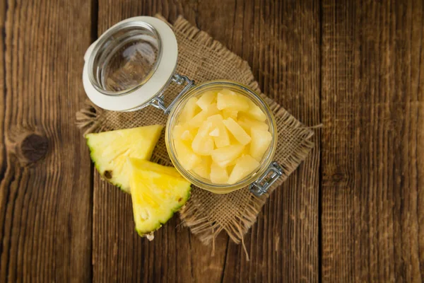 Bewaard ananas stukjes — Stockfoto