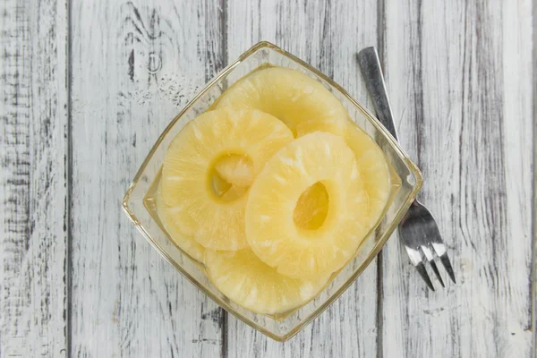 Konservierte Ananasringe — Stockfoto