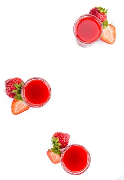 Frisch gemachter Erdbeerlikör — Stockfoto