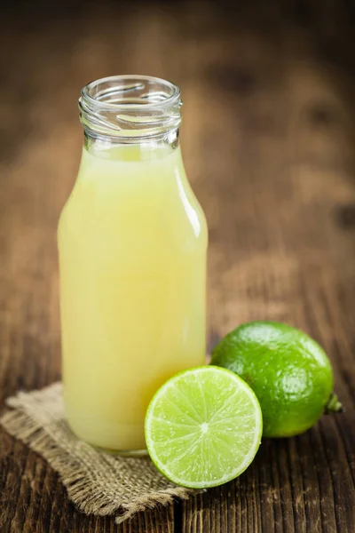 Färsk gjorde färsk limejuice — Stockfoto