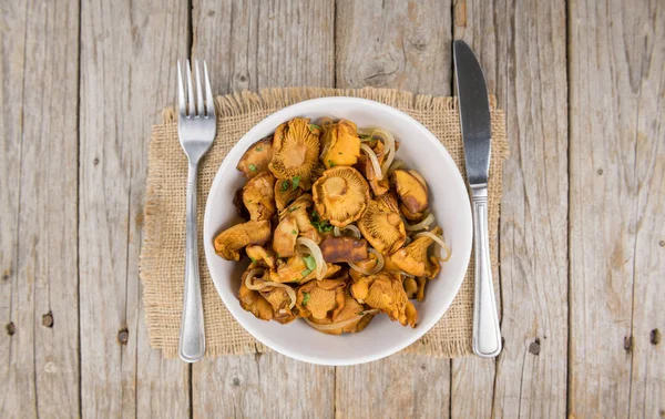 Fresh made Fried Chanterelles — Stock Photo, Image